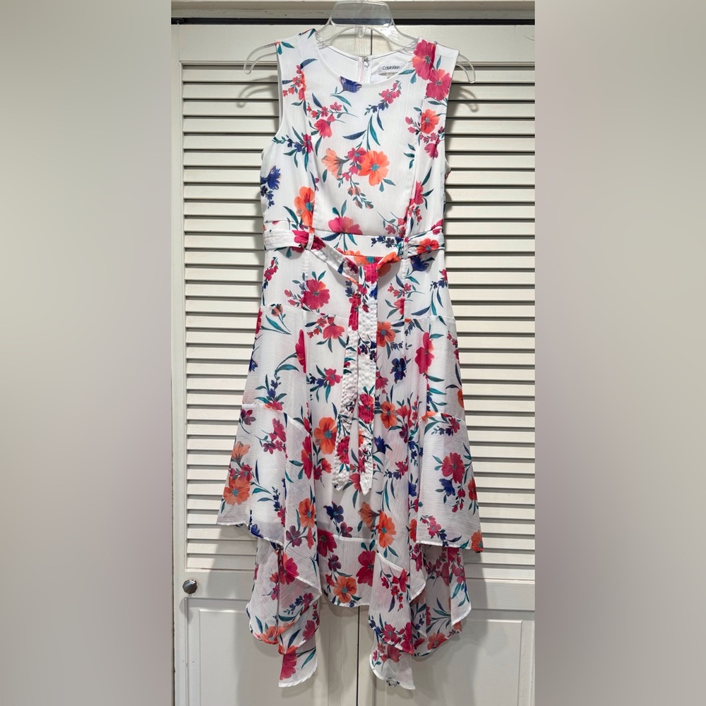 Calvin Klein—8P, White, Multicolor Floral Dress, Handkerchief Hem, Sleeveless